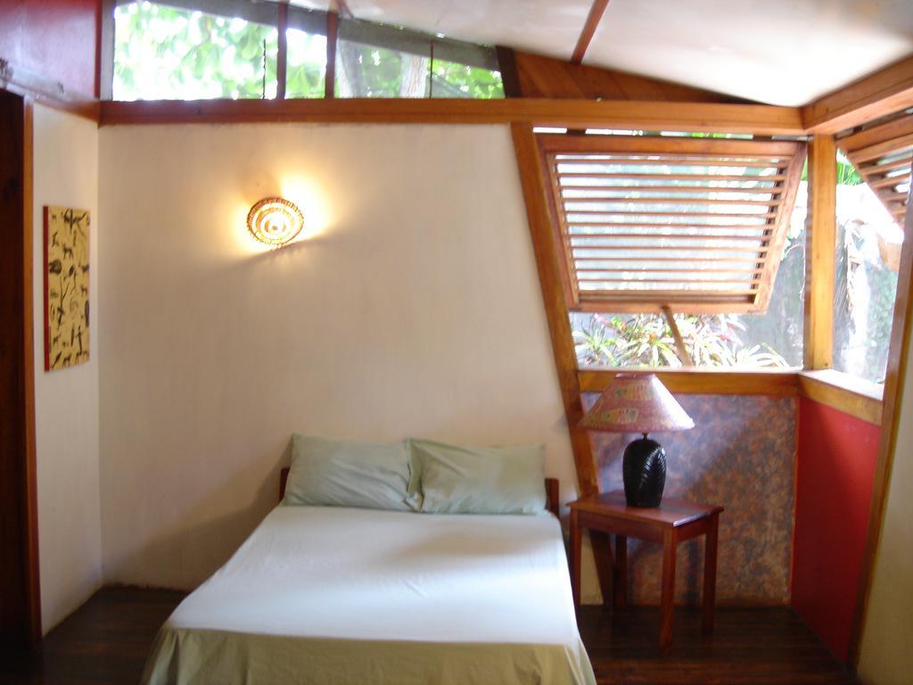 Whistling Bird Hotel Negril Buitenkant foto