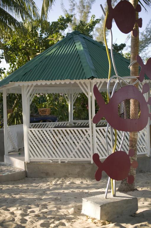 Whistling Bird Hotel Negril Buitenkant foto